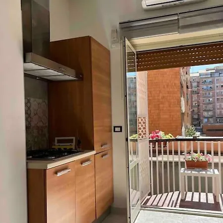 3 Fermate Dal Colosseo - Elena - 50 M Da Metro Garbatella * Рим